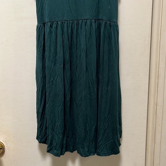 New green tank dress with pockets. - Picture 3 of 6